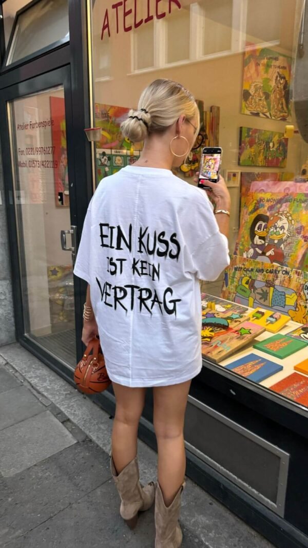 EIN KUSS